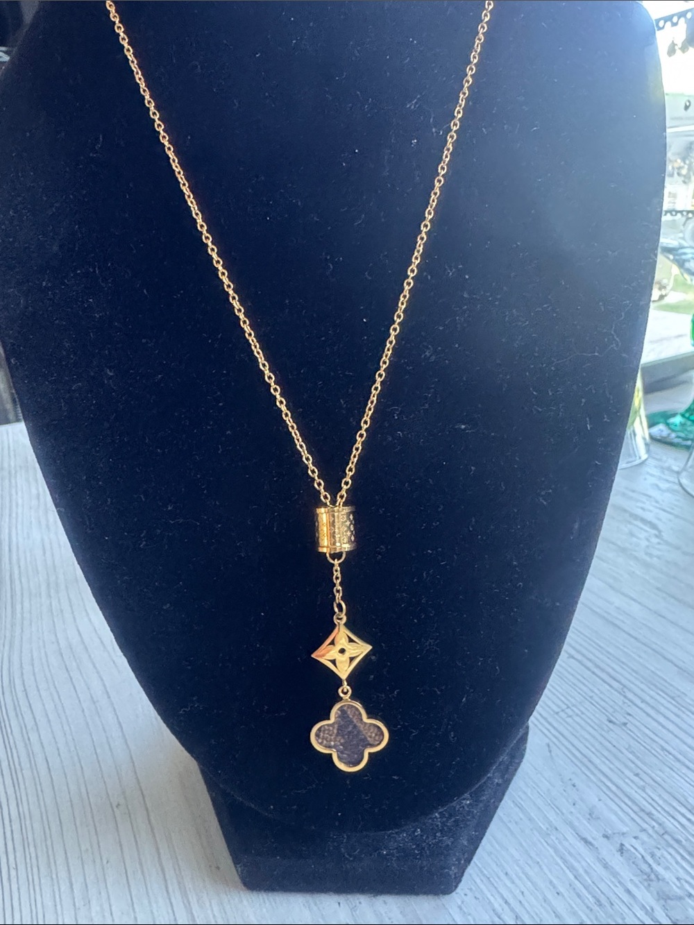 Necklace - Picture 3 of 4